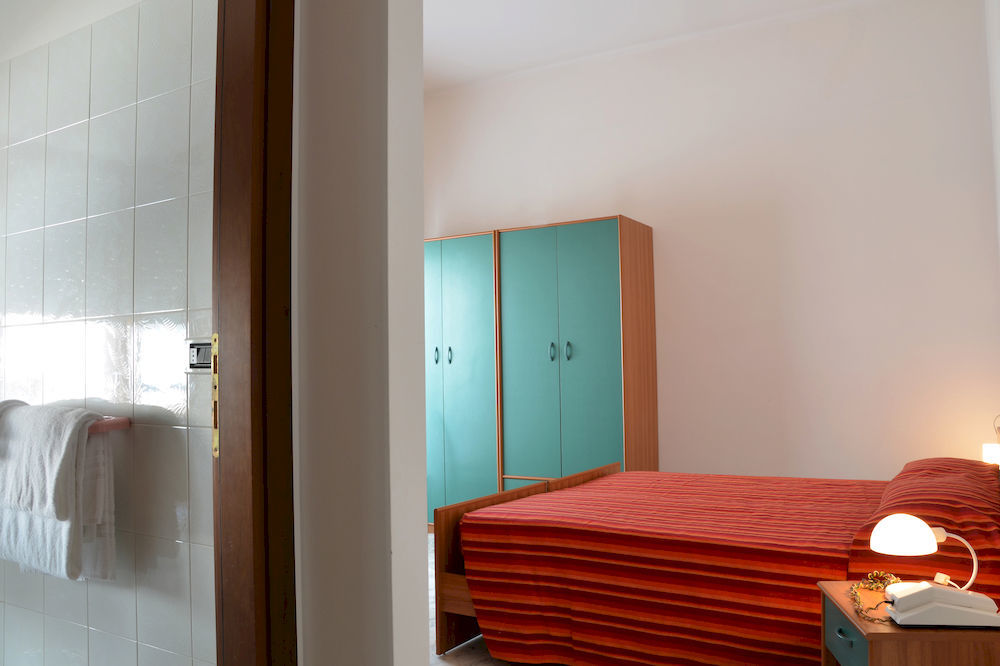 Roma Hotel Pineto Bagian luar foto