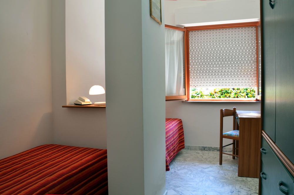 Roma Hotel Pineto Bagian luar foto